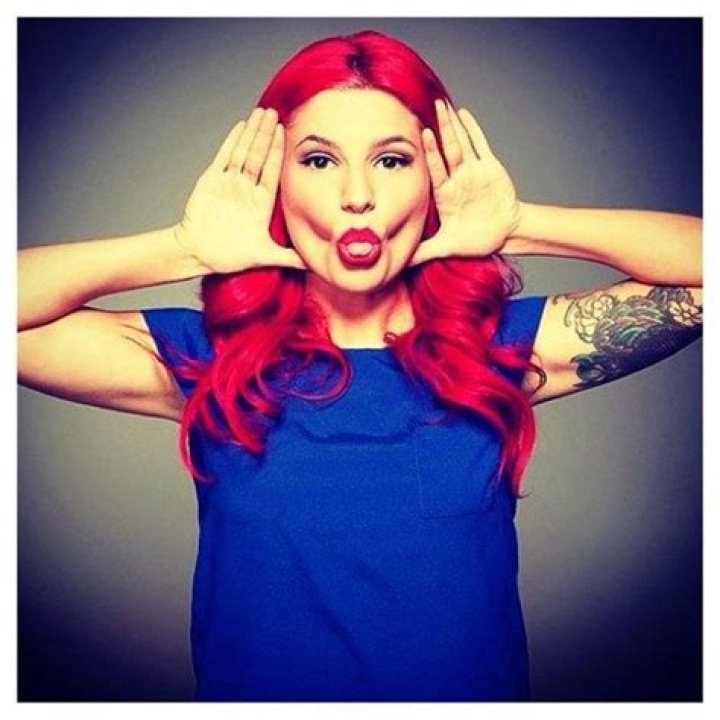 Love Carly Aquilino's hair color and do
