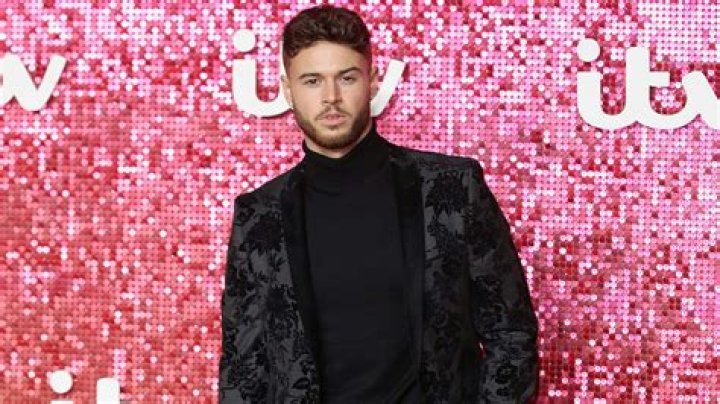 Love Island star Alex Beattie shares shock hair transplant photo