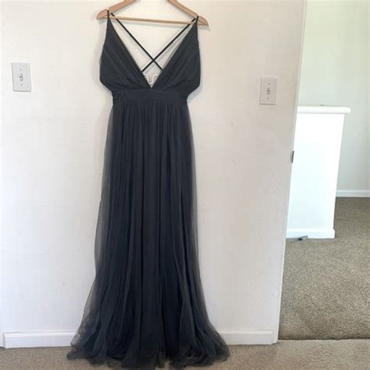 luxxel Tulle Maxi Dress Simple prom dress, Evening dresses, V neck