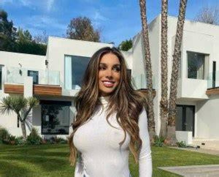 Lyna Perez Net Worth, Birthday, Facts, Bio, Age, Height
