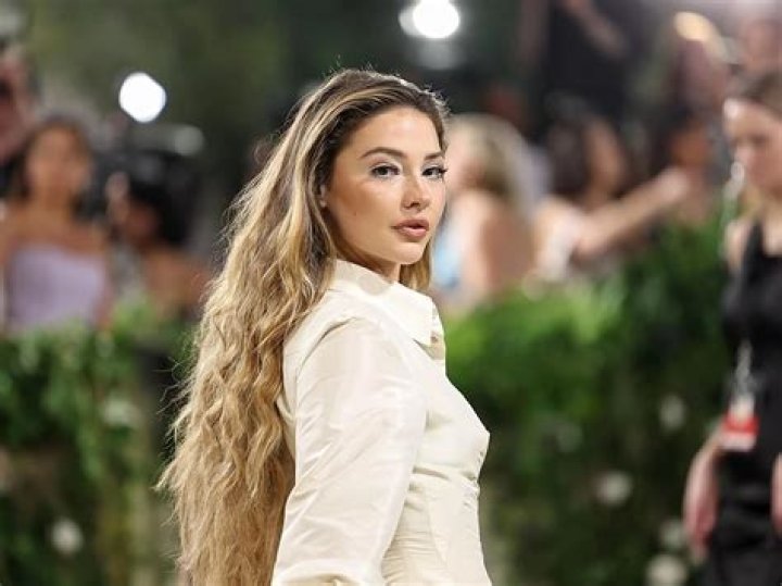 Maddie (madelyncline) • Instagram photos and videos Women, Girl