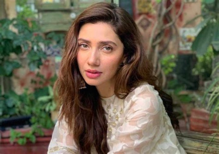 Mahira Khan's Love Life Married Against Her Parents' Will At 23