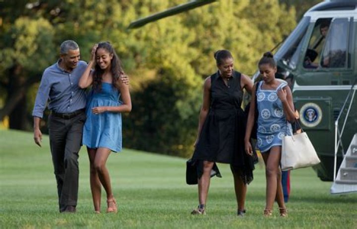 Malia Obama Follows Her Mother Into the Fashion Spotlight The New