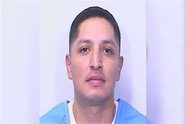 Manhunt underway for convicted killer mistakenly released Fox News Video