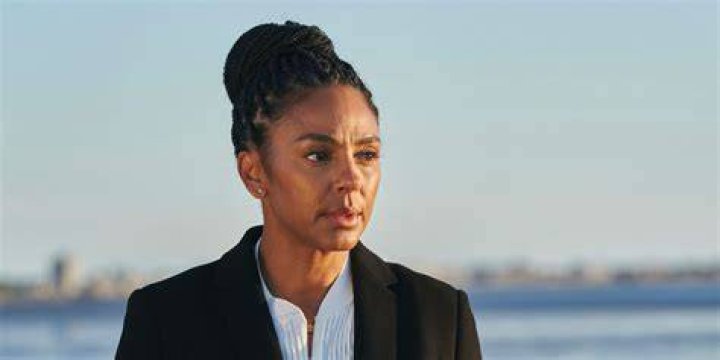 Marsha Thomason Marsha Thomason takes her family shopping at The