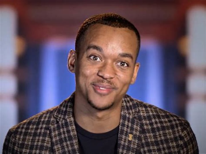 Marshall jokingly explains why he asked Jackie for engagement ring back