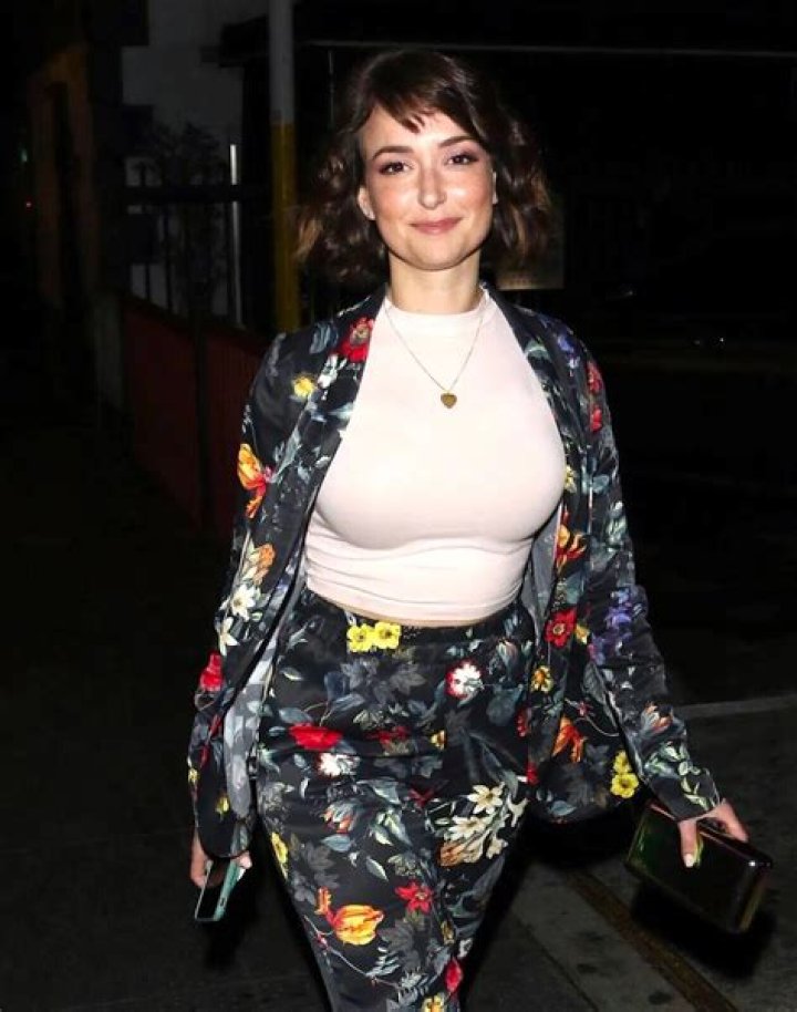 Milana Vayntrub (&ldquo;Lily Adams&rdquo; of AT&T) r/2busty2hide