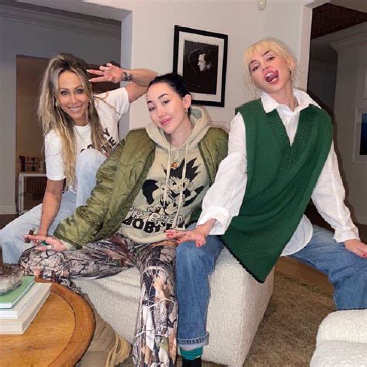 Miley Cyrus Siblings Noah Cyrus, Brandi Cyrus, Christopher Cody