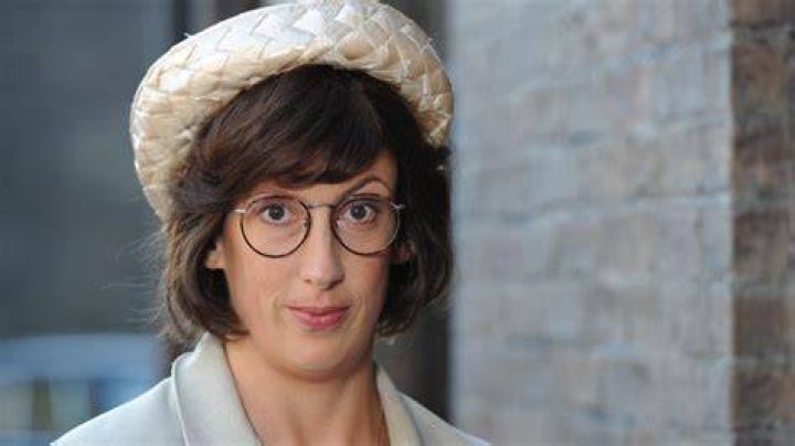 Miranda Hart calls off Call the Midwife return due to scheduling