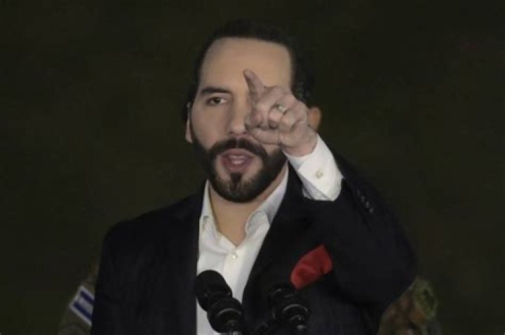 Nayib Bukele amenaza con dejar morir de hambre a los pandilleros en las