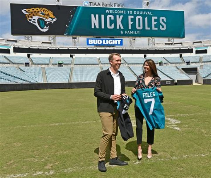 Nick Foles Wife, Bio, Age, Parents, Career, Education, Kids, Net Worth