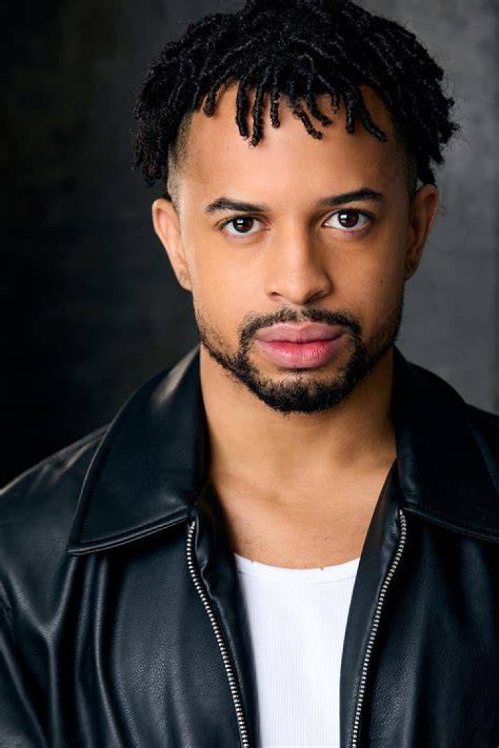 Noah Jay Wood (Actor) Wiki, Biography, Age, Girlfriends, Family, Facts