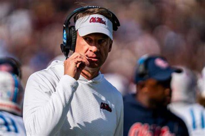 Ole Miss coach Lane Kiffin shares rare photo of girlfriend to celebrate