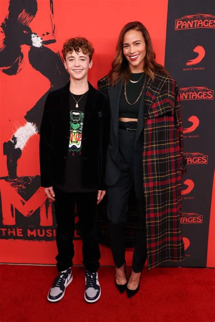 Paula Deen&rsquo;s Son and His Wife Hold Their Premature Triplets in New Photo