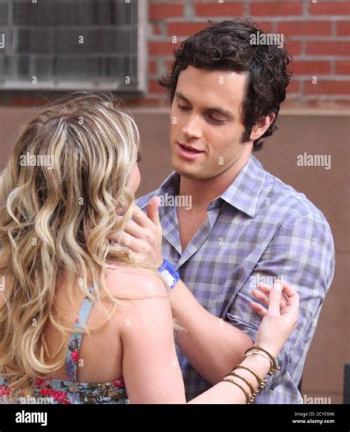 Penn Badgley & Hilary Duff Kissing Couple Photo 2162751 Gossip Girl