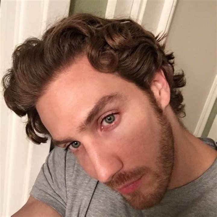 Pin by Ana on Eugenio Siller Queen elizabeth, Prince charles and