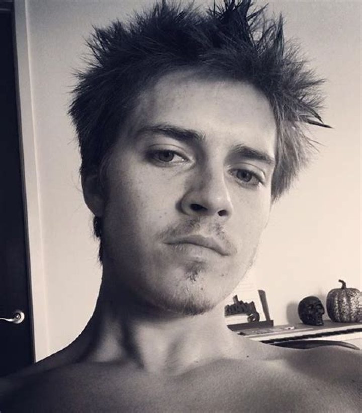 Pin by Speyton on William Brent (Billy Unger) Grunge guys, Billy