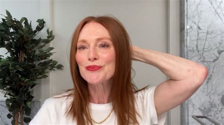 Pin on Julianne Moore Hot Style