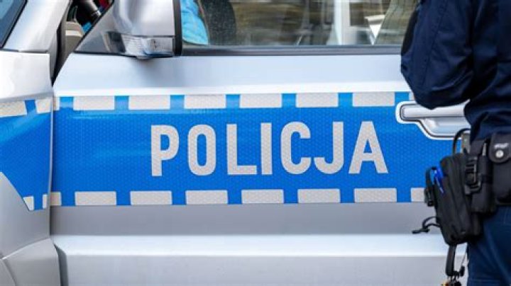 Policja Purduski w sypialni domu w Naperville z ostrym narzędziem