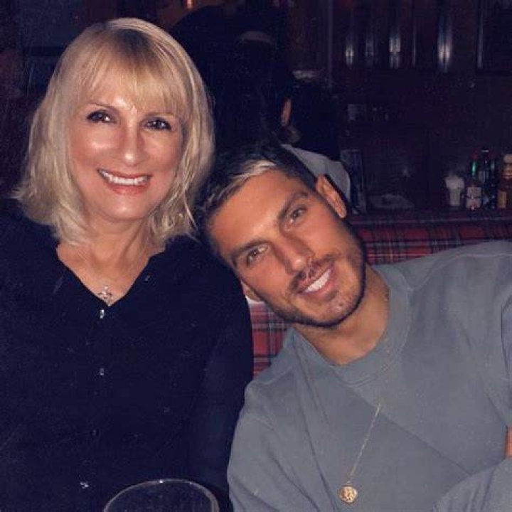 Quick Celeb Facts Chris Appleton Age, Wife, Kids, Partner, Gay