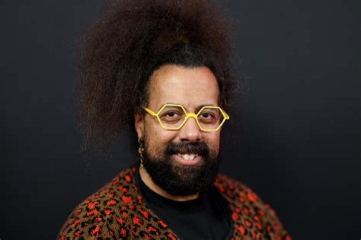 Reggie Watts &mdash; Biografi Aktor, Film, Penghargaan & Fakta