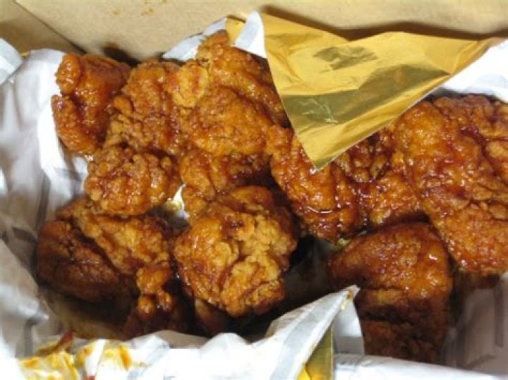 Review Pizza Hut Cajun Wings Brand Eating