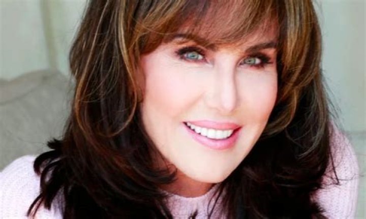 Robin McGraw Age, Biography, Height, Net worth, Family & Facts
