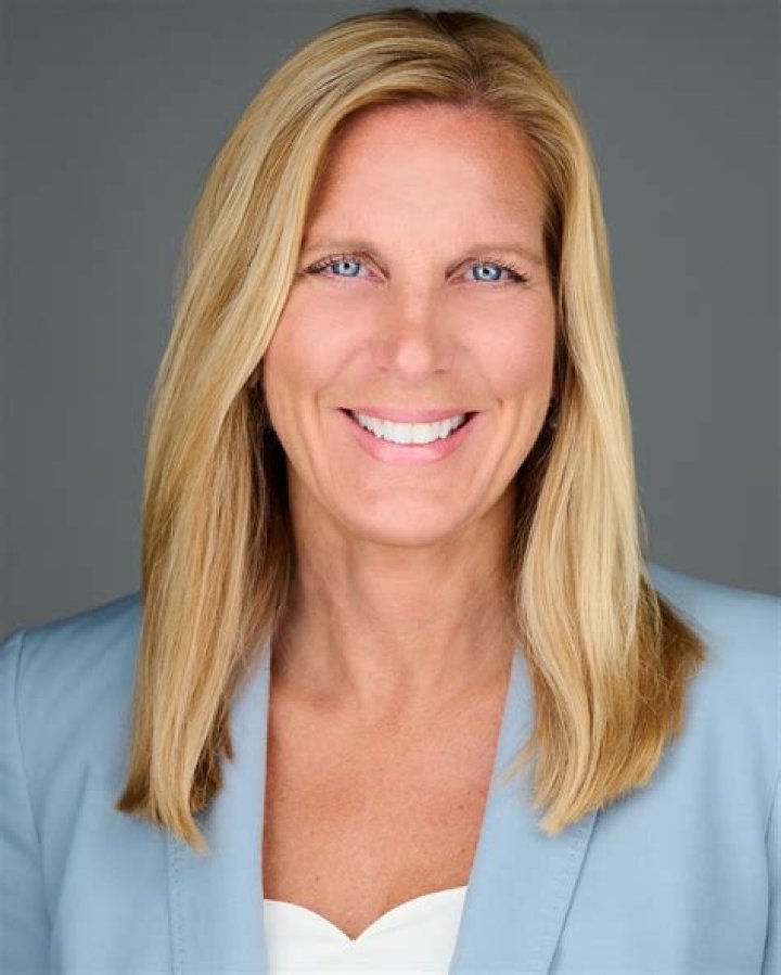Robin Ruth Engel Bio, Net Worth, Age, Relationship, Height