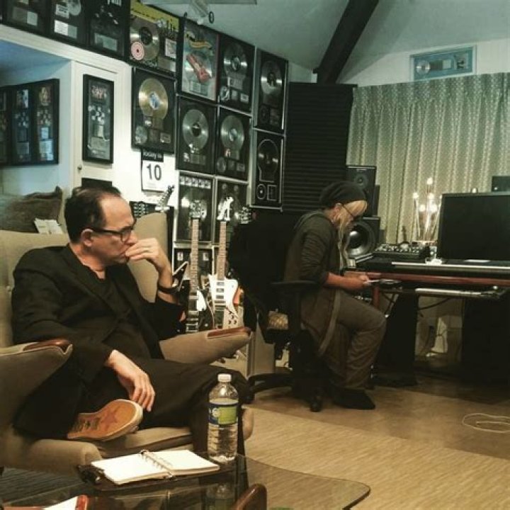 Ron Fair revealed as producer of “Sunny”
