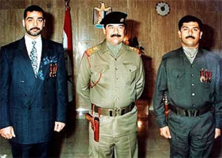 Sadam Husein con sus hijos, Uday y Qusay Internacional EL PA&Iacute;S