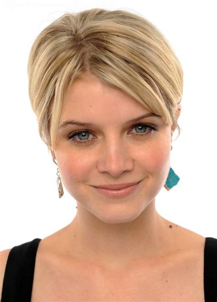Sarah Jones Photos Tv Series Posters and Cast