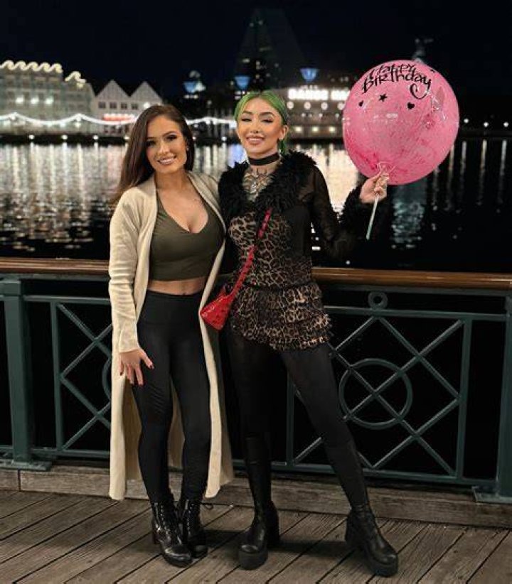 Scarlett Bordeaux (realscarlettbordeaux) &bull; Instagram photos and videos