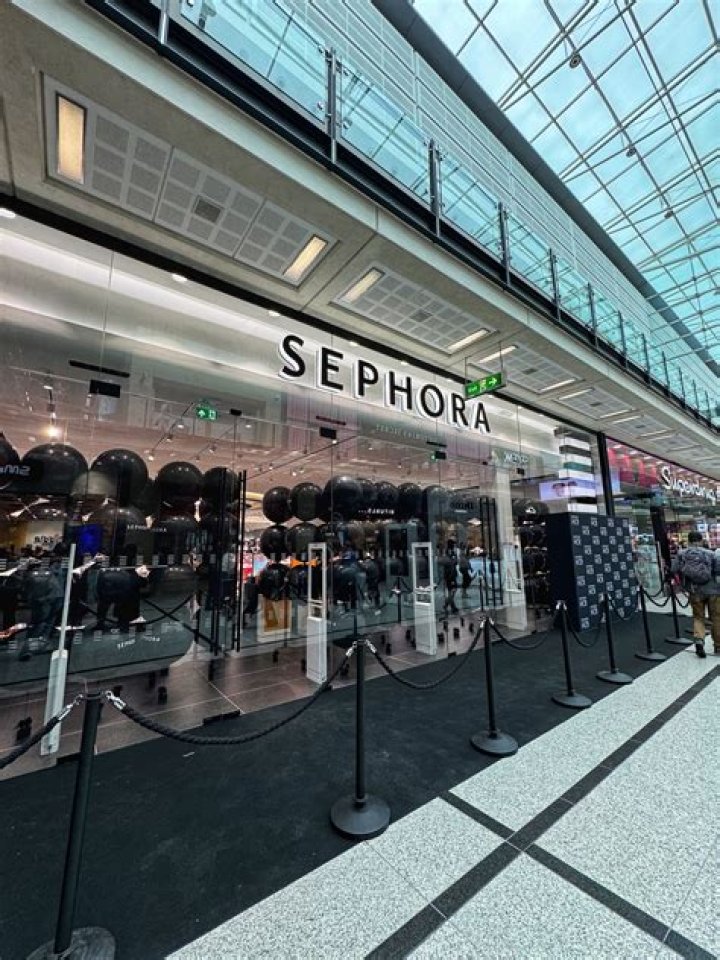 Sephora là web gì? 3 cách mua hàng trên Sephora ship về VN