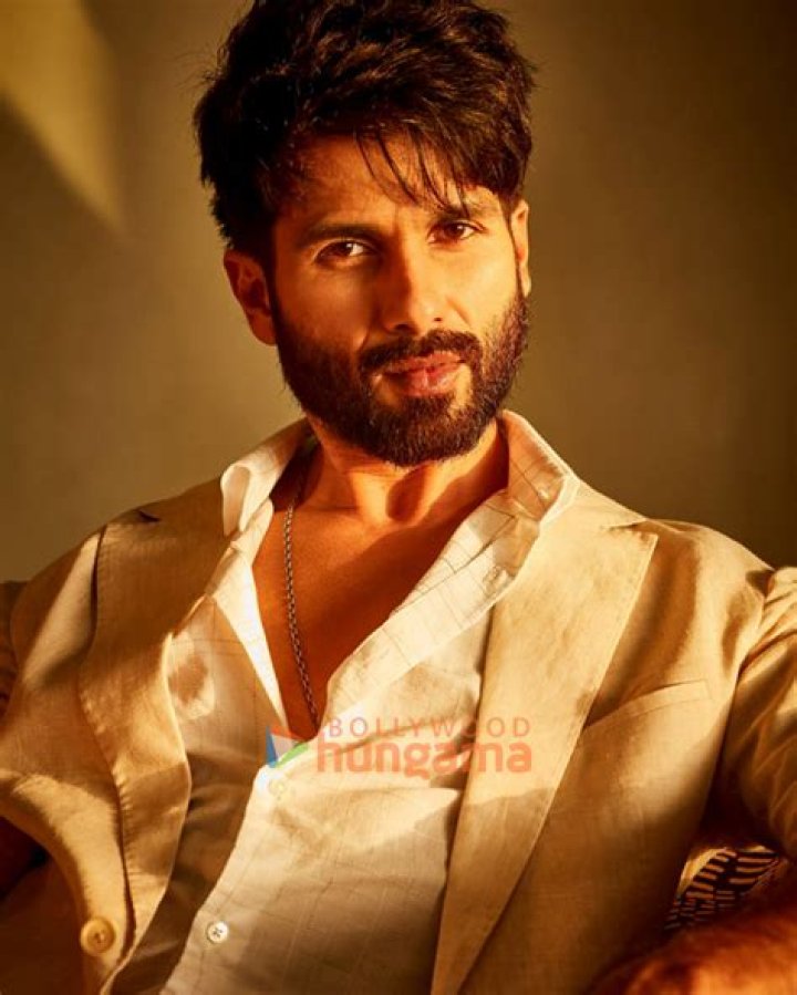 Shahid Kapoor Biography, Height & Life Story Super Stars Bio