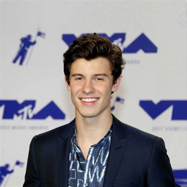 Shawn Mendes Age, Bio, Birthday, Family, Net Worth National Today