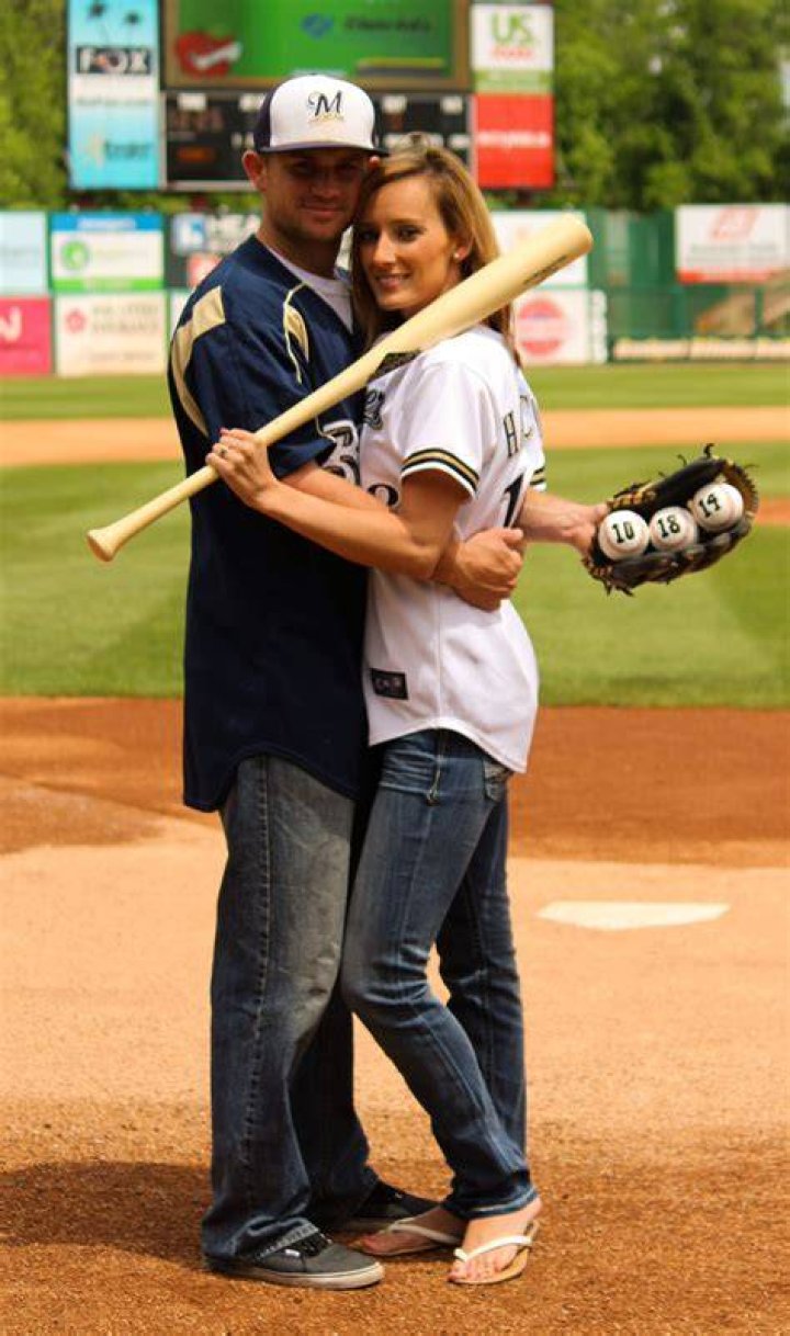 Softball / baseball relationship Baseball Softball Couple, Baseball