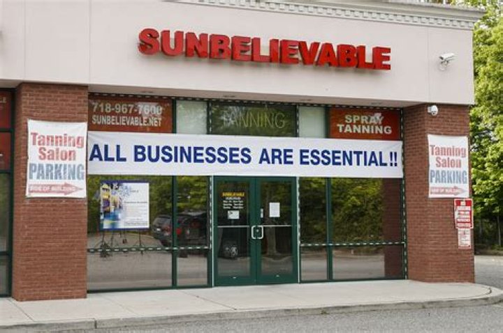 Staten Island tanning salon plans to reopen despite NYC lockdown