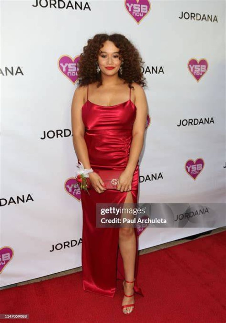 Talia Jackson Young Hollywood Prom 02 GotCeleb