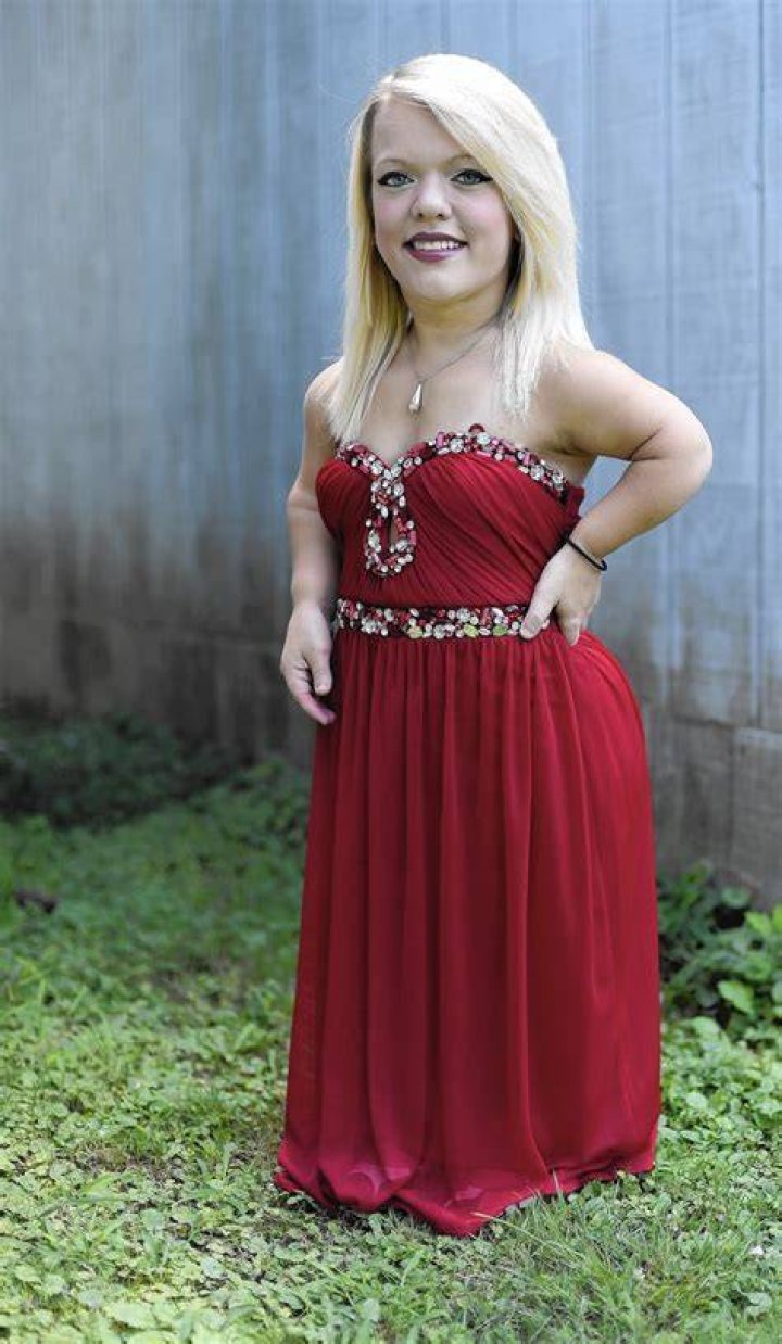 Taneytown resident wants to be first little person to win Miss Maryland