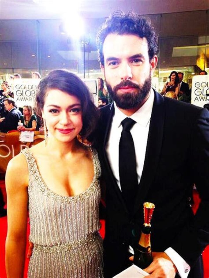 Tatiana Maslany & Tom Cullen from 2016 Emmys Red Carpet Couples E! News