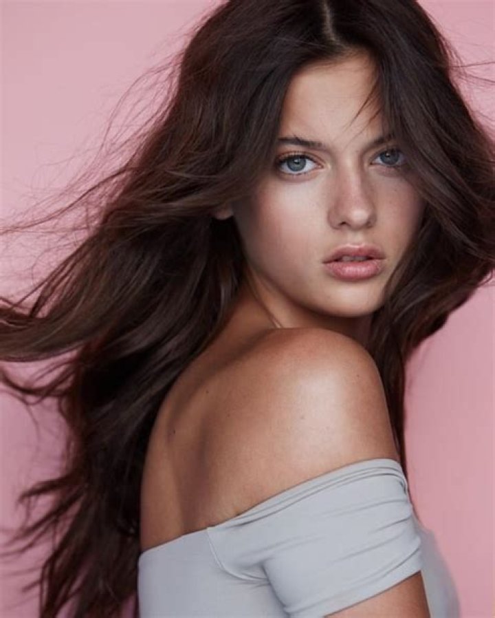 Taya Brooks & Meika Woollard Little girl models, Sexy girls, Preteen