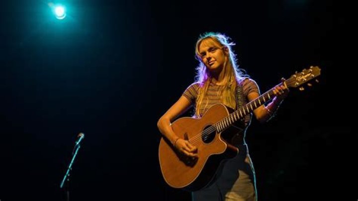 Teen songwriter & actress Neska Rose shares new single and music video