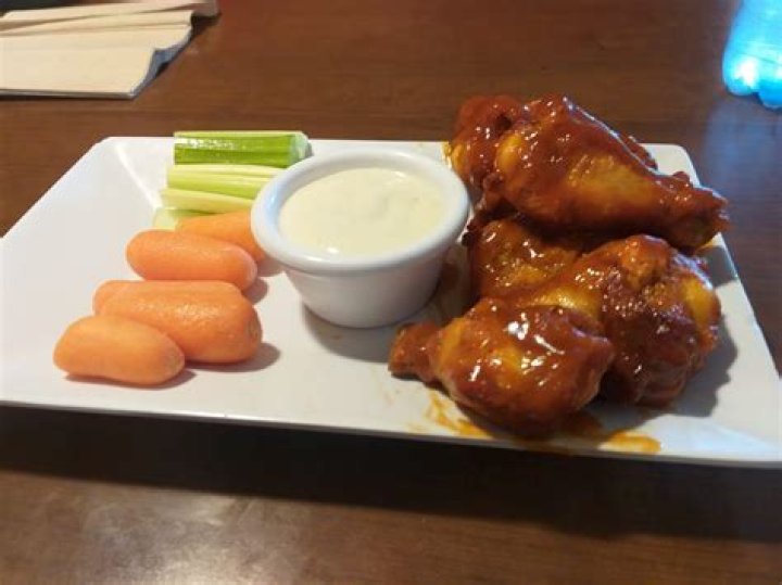 The BFF of Pizza Pizza Hut Chicken Wings Review Fast Food Menu Prices