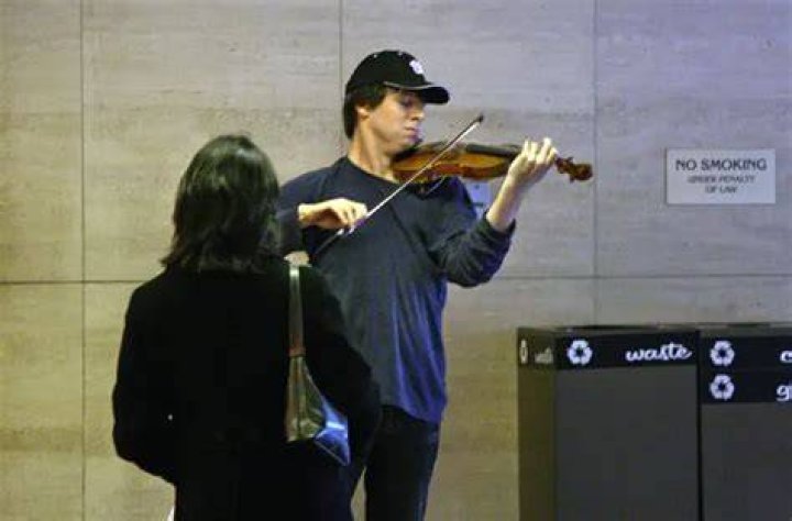The time violinist Joshua Bell went busking in the subway, and noone