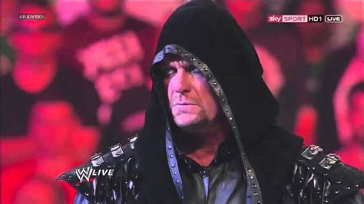 The Undertaker Returns On WWE Raw