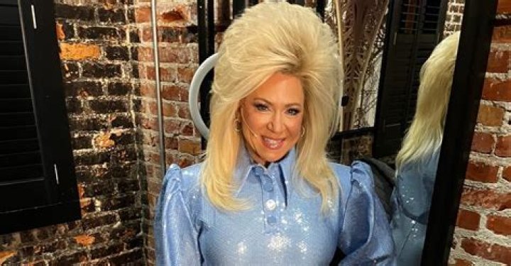 Theresa Caputo Net Worth [March 2024]