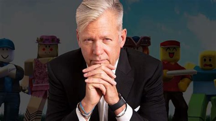 To Catch a Predator host Chris Hansen marries fianc&eacute; Gabrielle months