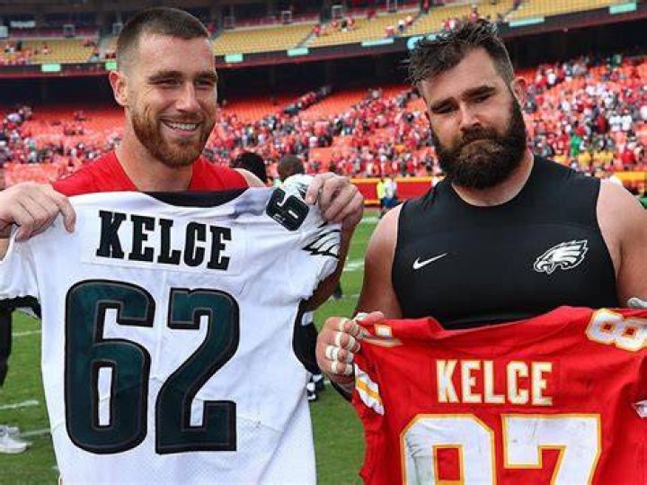 Travis Kelce, brother Jason Kelce host 'New Heights' podcast