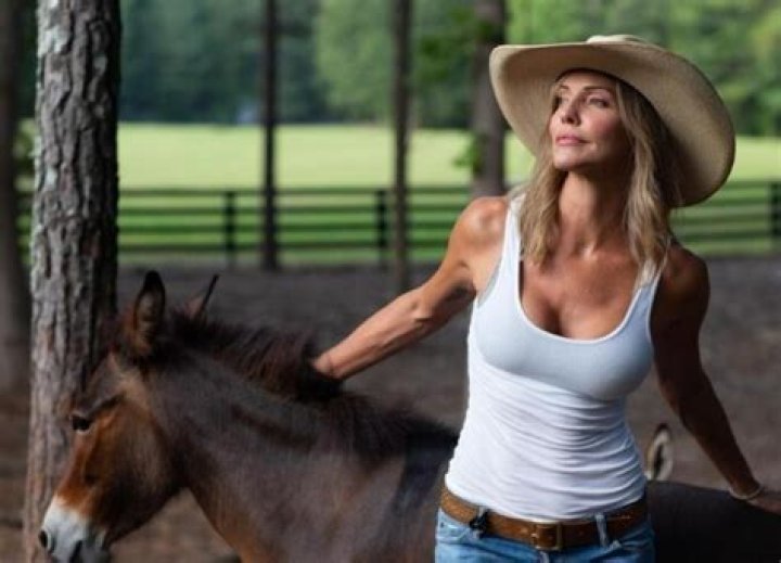 Tricia Helfer Bio, Age, Height, Husband, Career, Net Worth