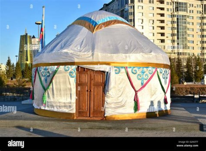 Tuğba Yurt "Yine Sev Yine" Şarkısıyla M&uuml;zikseverlerle Buluşuyor